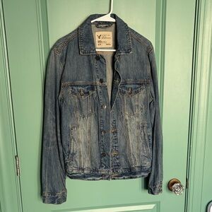 American Eagle Outfitters Men's Faded Blue Denim Jacket